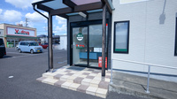 V・drug　各務原西薬局の入口