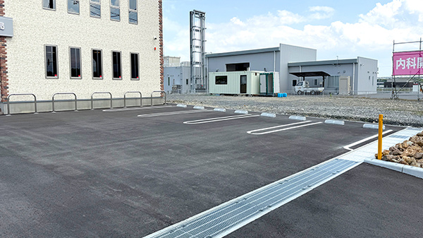 エール調剤薬局保々店の駐車場