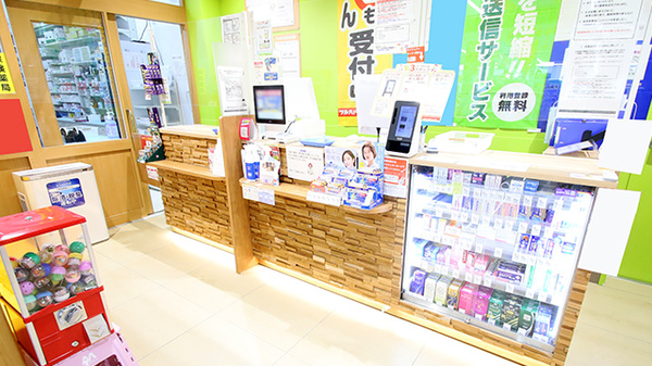 調剤薬局ツルハドラッグ仙台大和町5丁目店の受付/カウンター