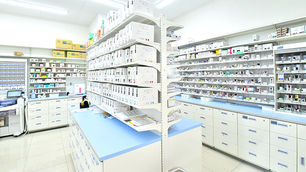 調剤薬局ツルハドラッグ西新店の調剤室