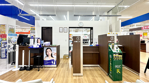 新生堂薬局 サンリブ久留米店の受付/カウンター