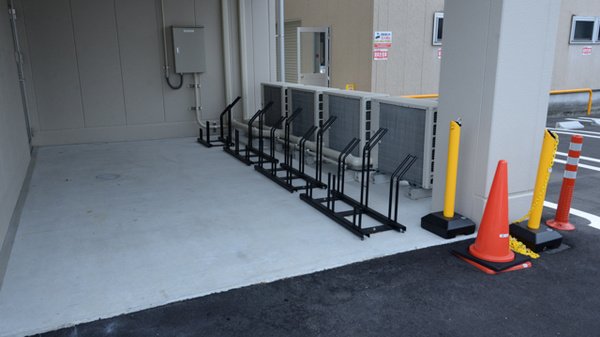 ツルハ薬局新安城駅前店の駐輪場