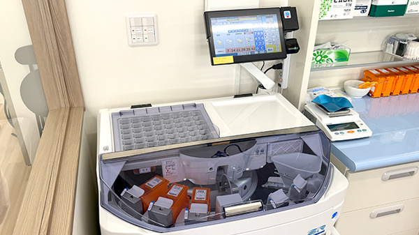 サカエ薬局　こどもの国店の調剤器具