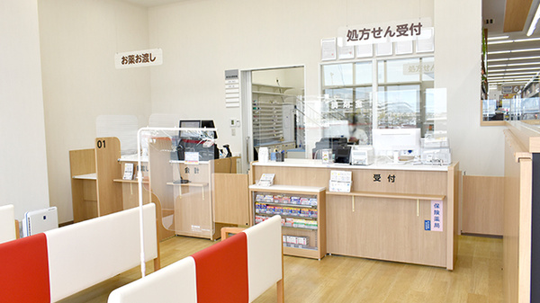 ココカラファイン薬局イオンモール橿原ウエストビレッジ店の受付/カウンター