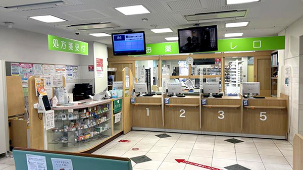 アイン薬局 和泉府中店の受付/カウンター