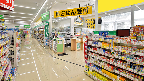 スギ薬局 河内長野西店の入口