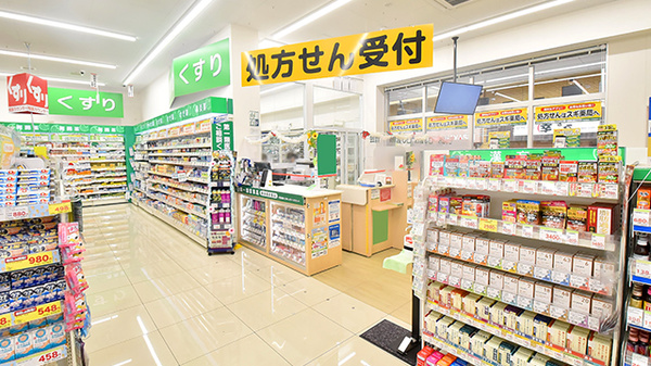 スギ薬局 東久留米駅北口店の入口