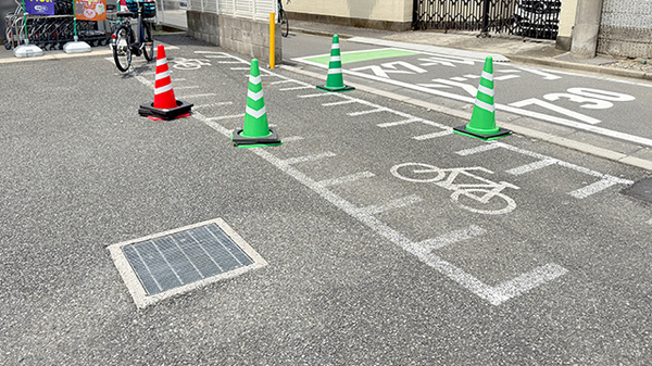 ドラッグセイムス浦和岸町薬局の駐輪場