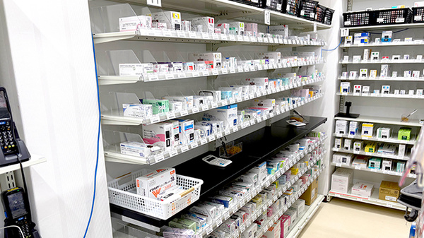 ユタカ薬局宇治御蔵山の薬棚