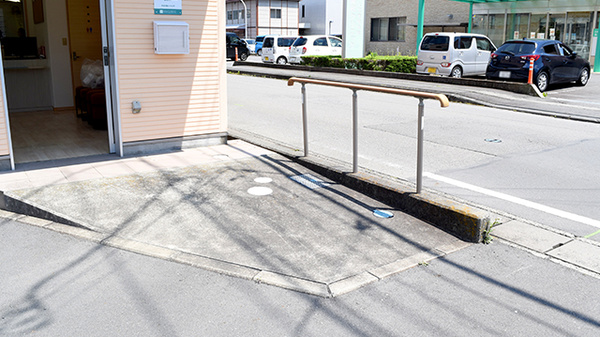 こまどり薬局　三島田町店のバリアフリー設備