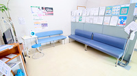 レデイ薬局　川内店の待合スペース