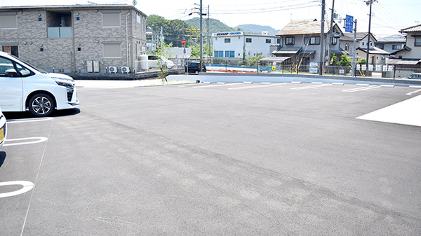 ぼうしや薬局 たつの神戸店の駐車場