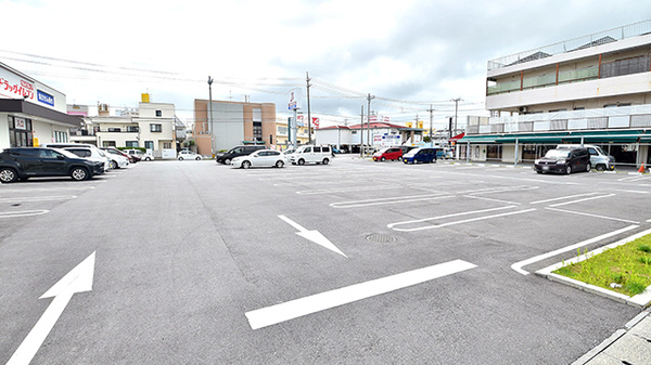 ドラッグイレブン薬局美里店の駐車場