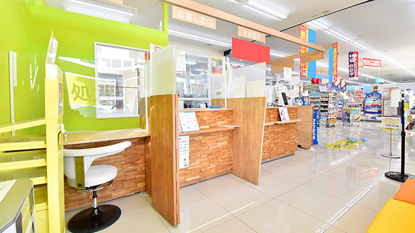 調剤薬局ツルハドラッグ郡山荒井店の受付/カウンター