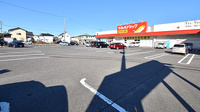 調剤薬局ツルハドラッグ郡山荒井店の駐車場