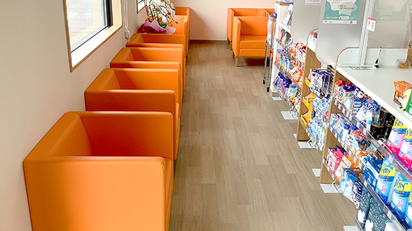 ウイン薬局前橋駒形店の待合スペース