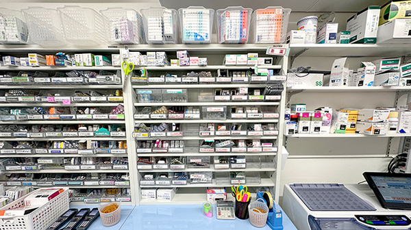 パル薬局 中原町店の薬棚