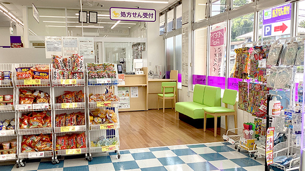 ウェルパーク薬局上鶴間店の入口