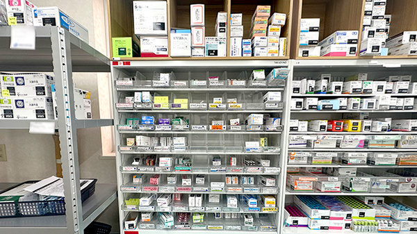 サークル薬局 琴似店の薬棚
