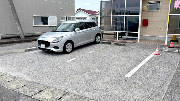ひまわり薬局　城山店の駐車場