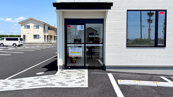 アエル薬局　西久保店の入口