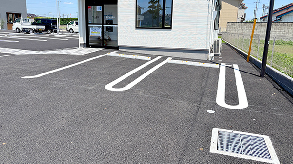 アエル薬局　西久保店の駐車場