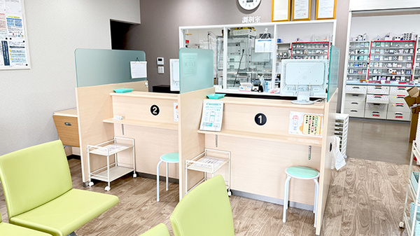 花・花薬局岩槻区西町店の受付/カウンター