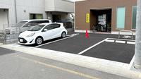 花・花薬局岩槻区西町店の駐車場