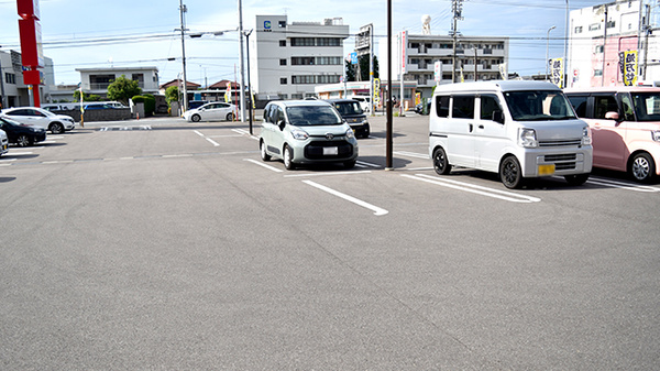 ププレひまわり薬局鮎喰店の駐車場