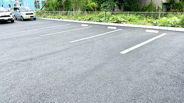ワタナベ薬局大貞店の駐車場