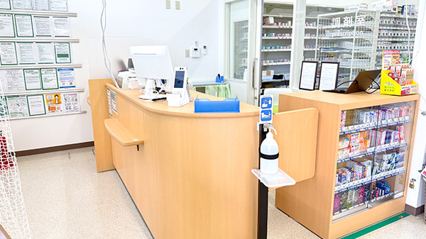 ドラッグセイムス足立舎人薬局の受付/カウンター