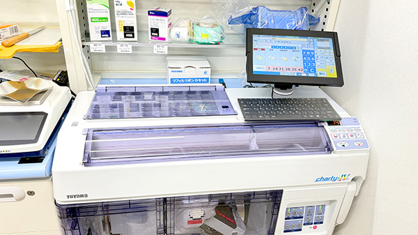 ドラッグセイムス足立舎人薬局の調剤器具