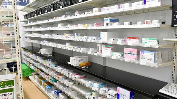 ユタカ薬局亀岡南つつじヶ丘の薬棚