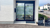 ルナ薬局　開成店の入口