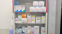 ルナ薬局　茶畑店の薬棚
