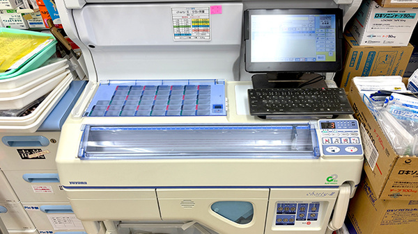 スカイ薬局の調剤器具
