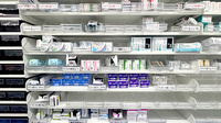 大賀薬局篠栗店の薬棚