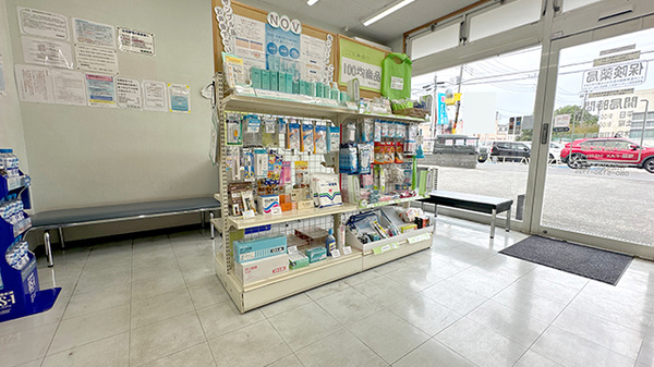 高橋薬局の内観