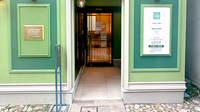 大賀薬局 西田店の入口
