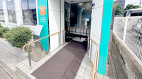 大賀薬局　萩原店の入口