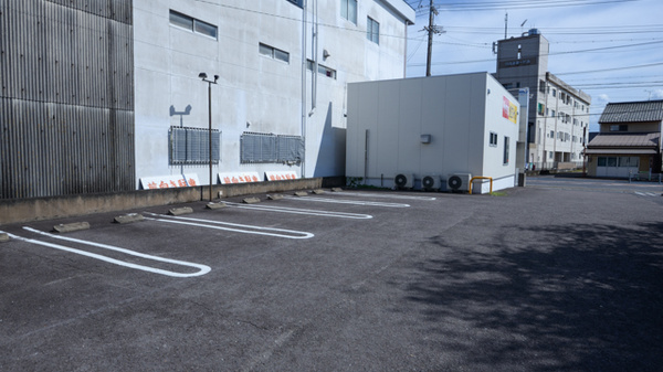 V・drug　関西福野薬局の駐車場
