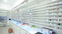 スギ薬局 白壁店の薬棚