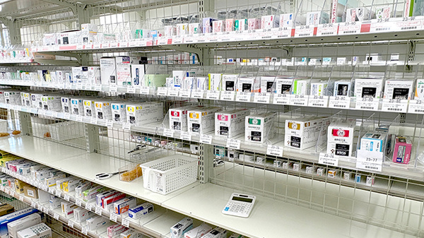 ユタカ薬局大津唐崎の薬棚