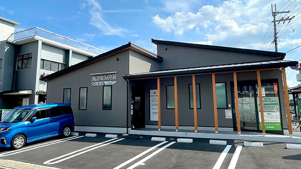 大信薬局西京極店の外観