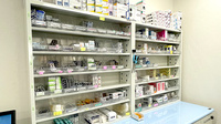 大信薬局西京極店の薬棚