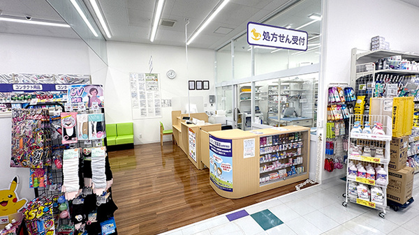 ウェルパーク薬局日野神明店の入口