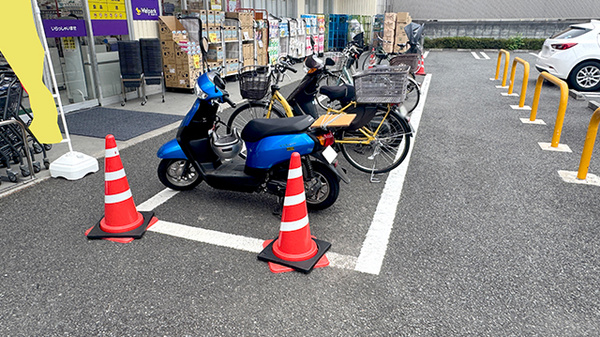 ウェルパーク薬局日野神明店の駐輪場