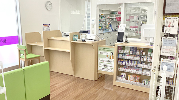 ウェルパーク薬局三鷹上連雀店の受付/カウンター
