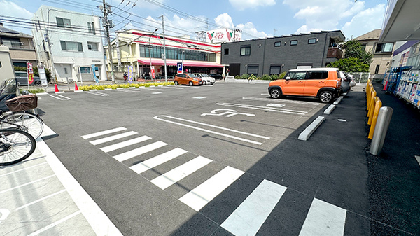 ウェルパーク薬局三鷹上連雀店の駐車場
