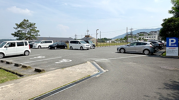 アカカベ薬局　田原台店の駐車場